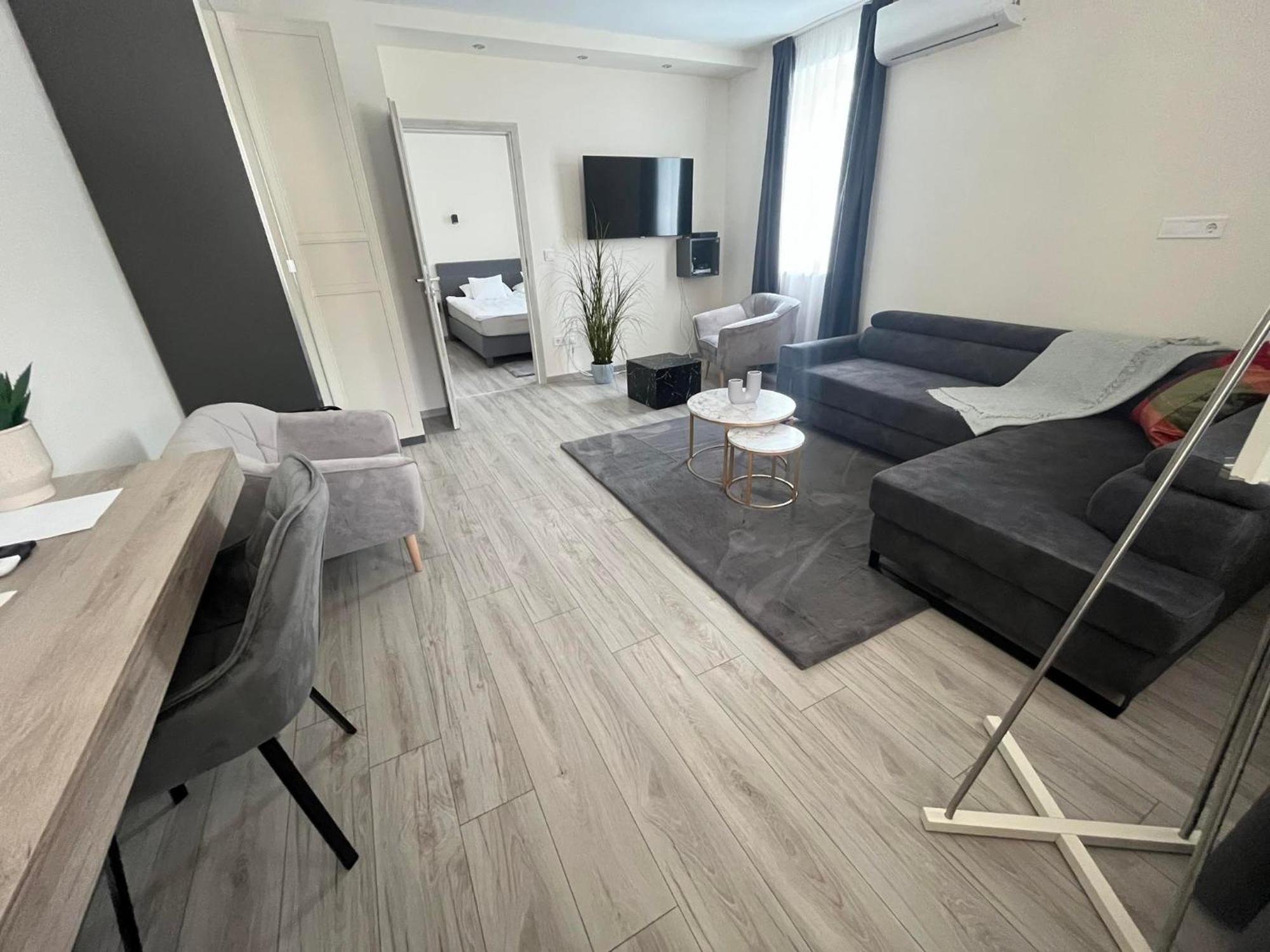 Brill Hotel Bekescsaba Exteriör bild
